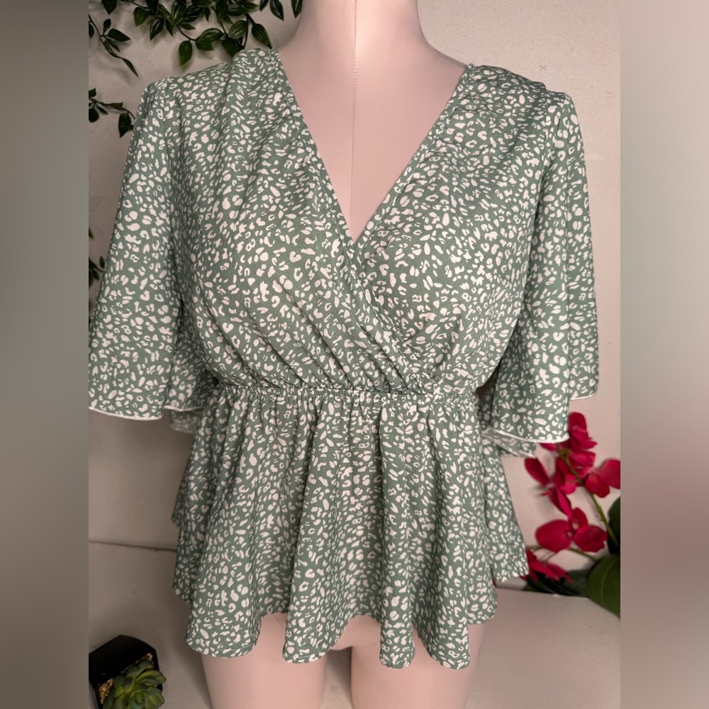 💙 SHEIN Floral Top 💙